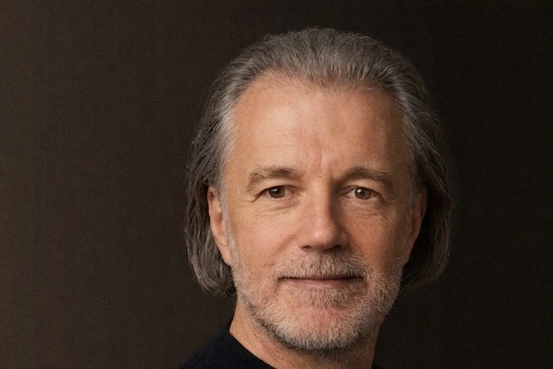 Alexander Renner, Nahporträt im dunklen Pullover
